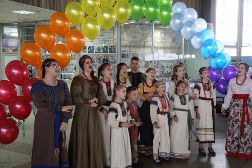 Аэропорт Хабаровск поздравил детей 1 июня