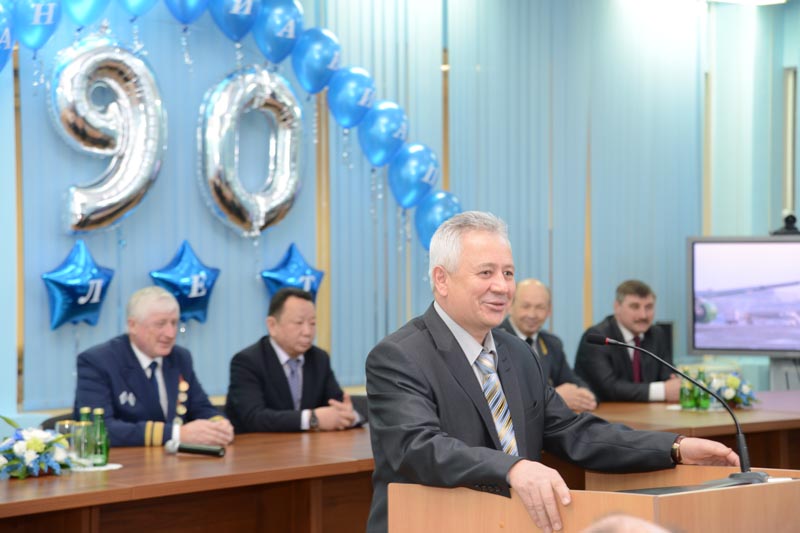 В аэропорту Хабаровск чествовали ветеранов гражданской авиации и передовиков производства