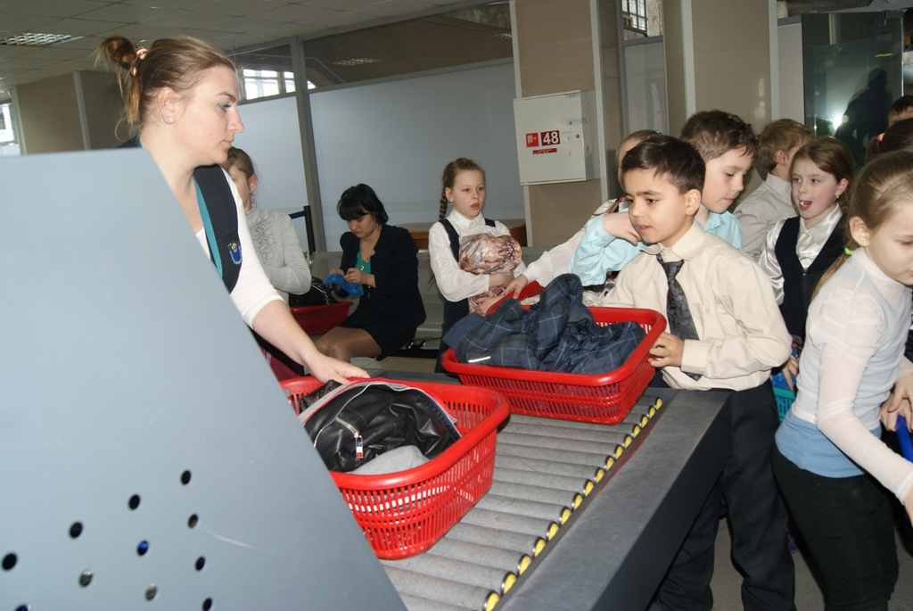 ОАО «Хабаровский аэропорт» организовало экскурсию для школьников