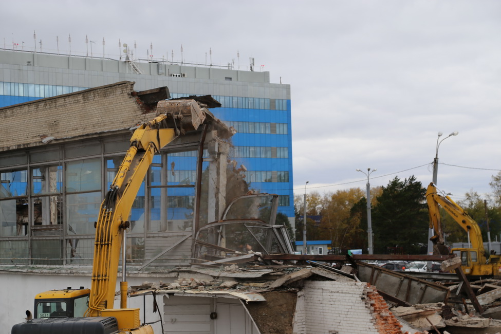 В аэропорту Хабаровск (Новый) приступили к демонтажу старого терминала