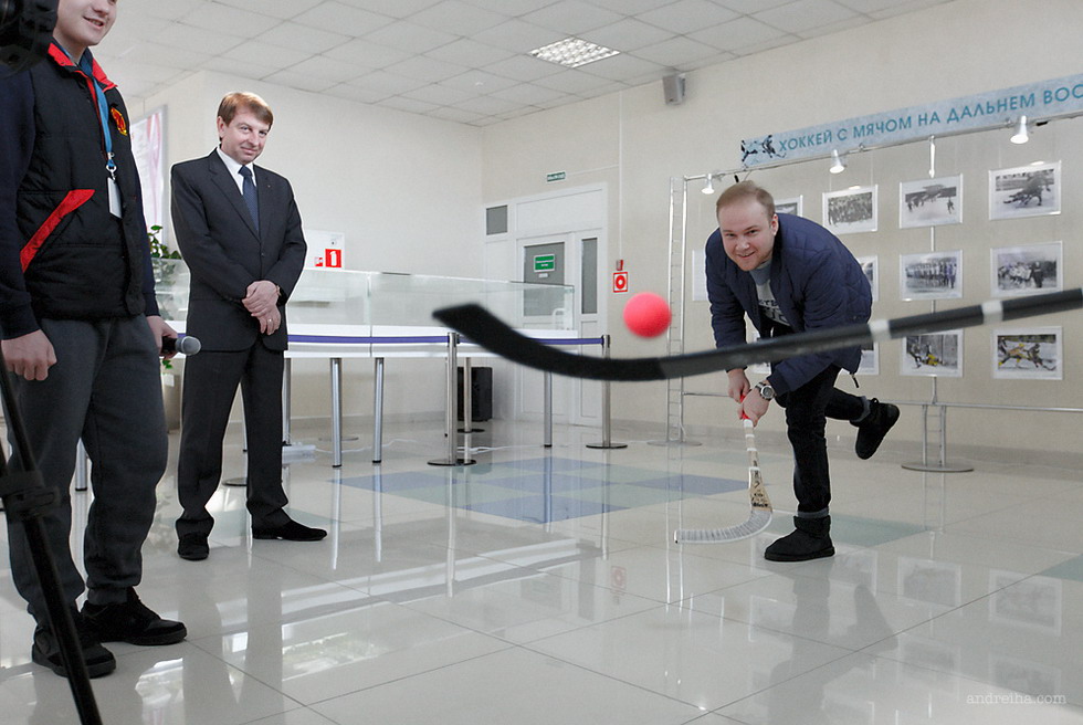 В аэропорту Хабаровск открылась фотовыставка «Хоккей с мячом на Дальнем Востоке»