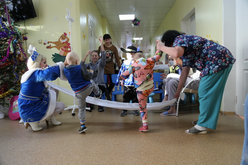 Новогодний праздник для пациентов КГУЗ «Детская краевая больница»