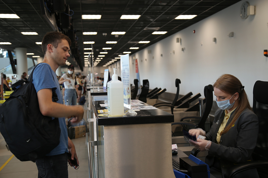 В международном аэропорту Хабаровск возобновляются рейсы в Шахтерск и Ноглики