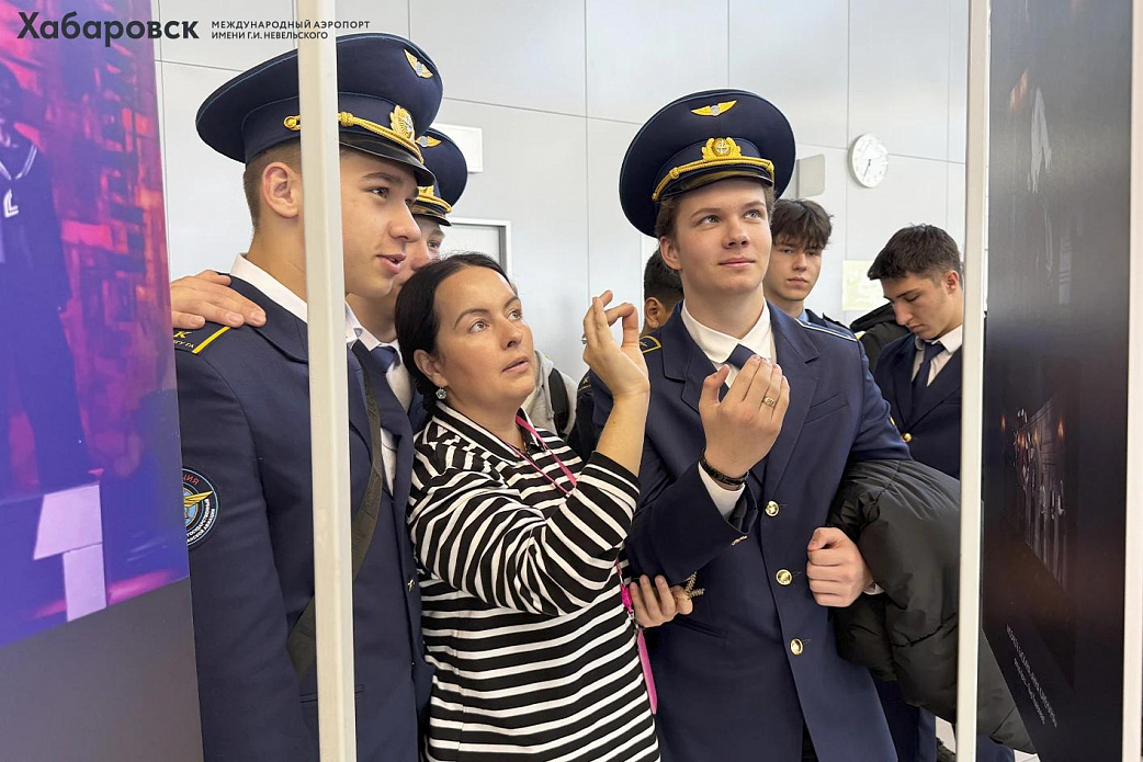 Выставка к 100-летию Хабаровского музыкального театра открылась в Международном аэропорту Хабаровск